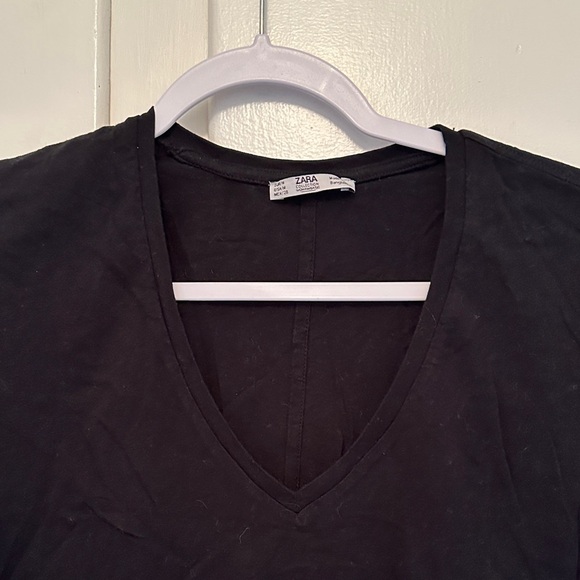 LIKE NEW Zara V-Neck Black Tshirt Basic Short Sleeve - Picture 2 of 4